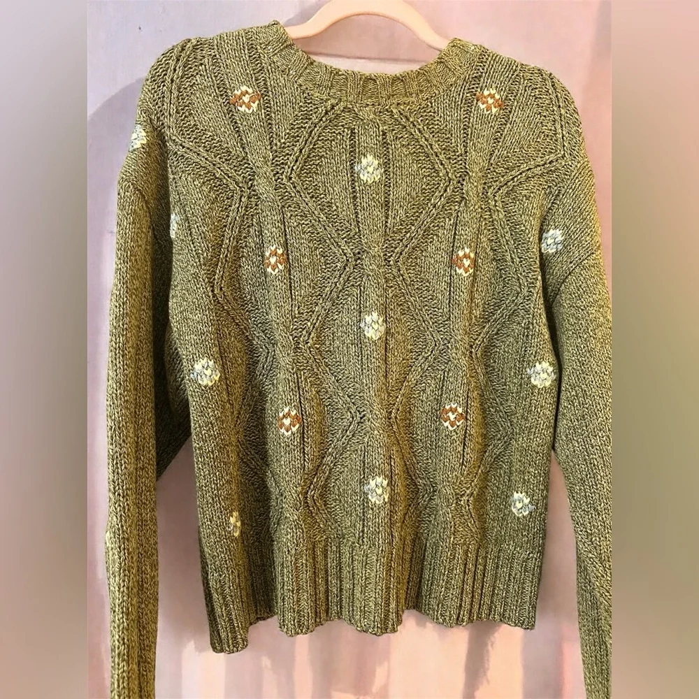 Liz Wear Vintage Cable Knitted Sweater with Embroidered Flowers and Hearts - Picture 1 of 8